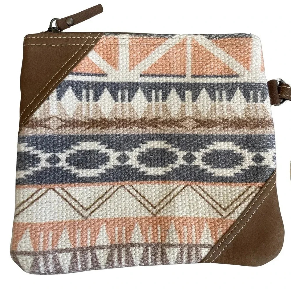 HOPOFLY Southwestern Wristlet Bag